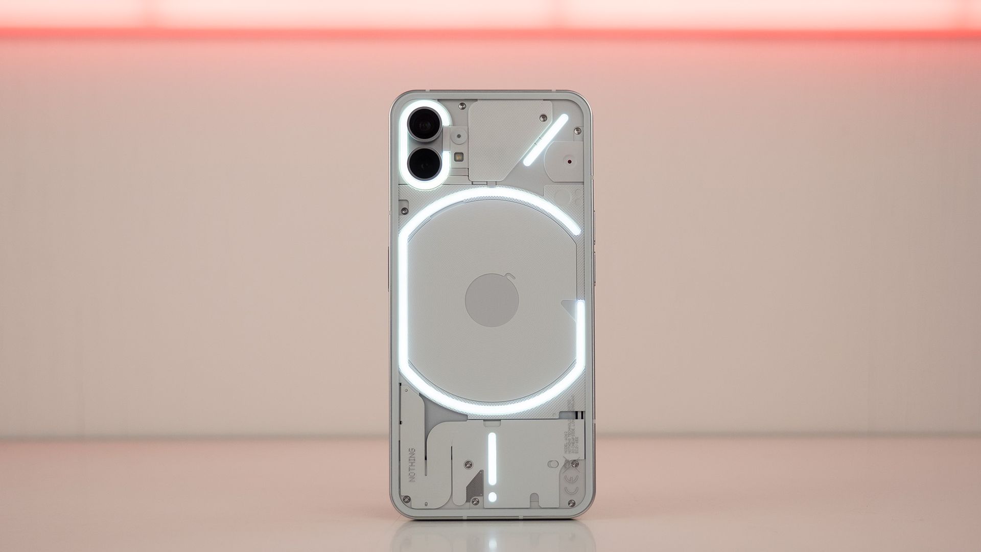 新款手機風靡全球，Nothing Phone 2依舊熱門