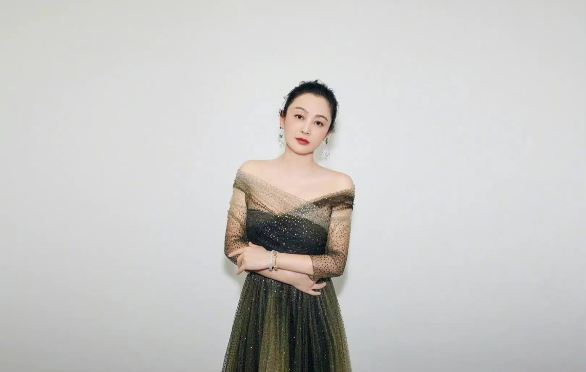 曾被譽為「內地最美女人」的陳紅驚艷了整個90年代