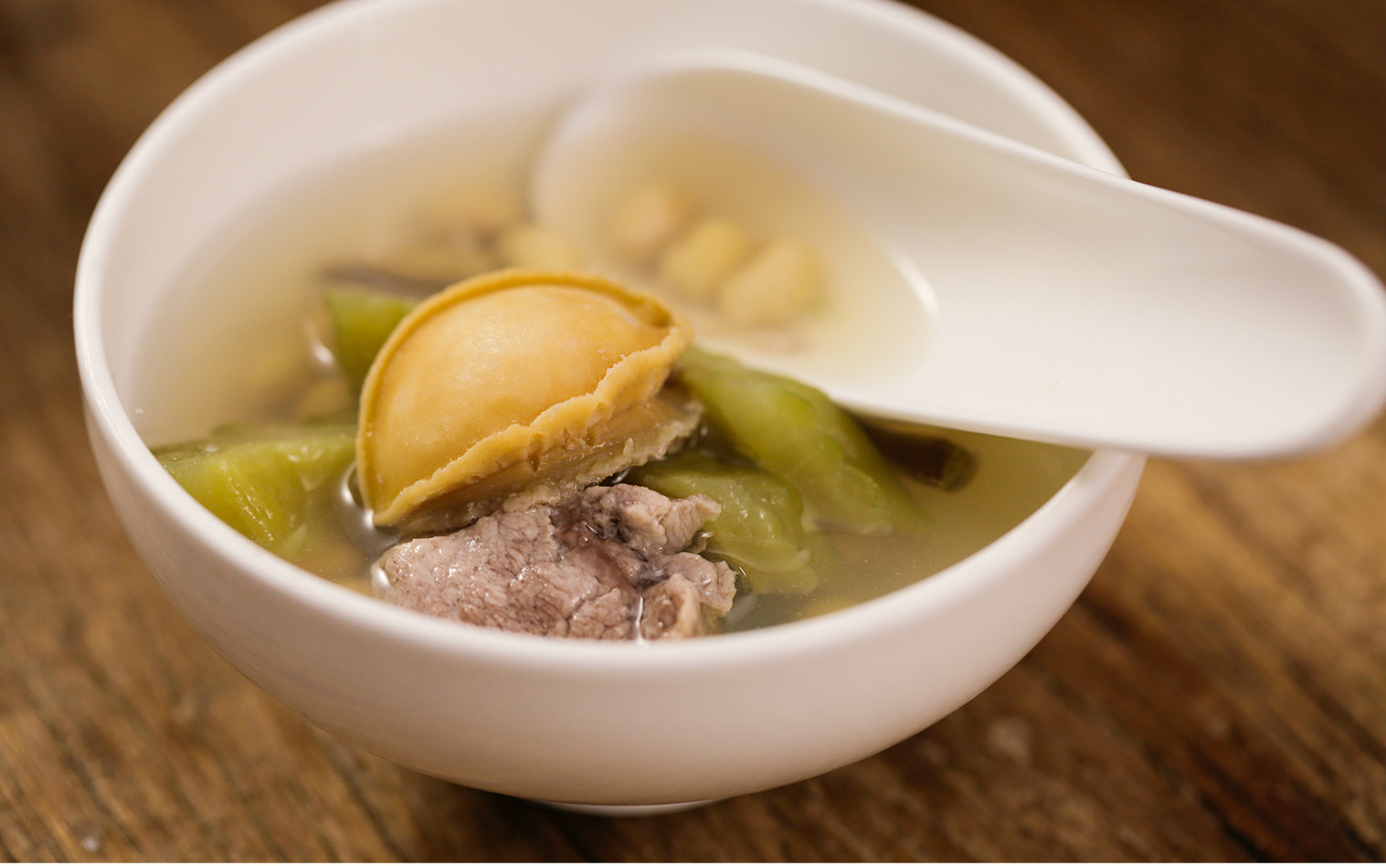 產後關節疼痛、關節麻木的中醫治療和食補方式。