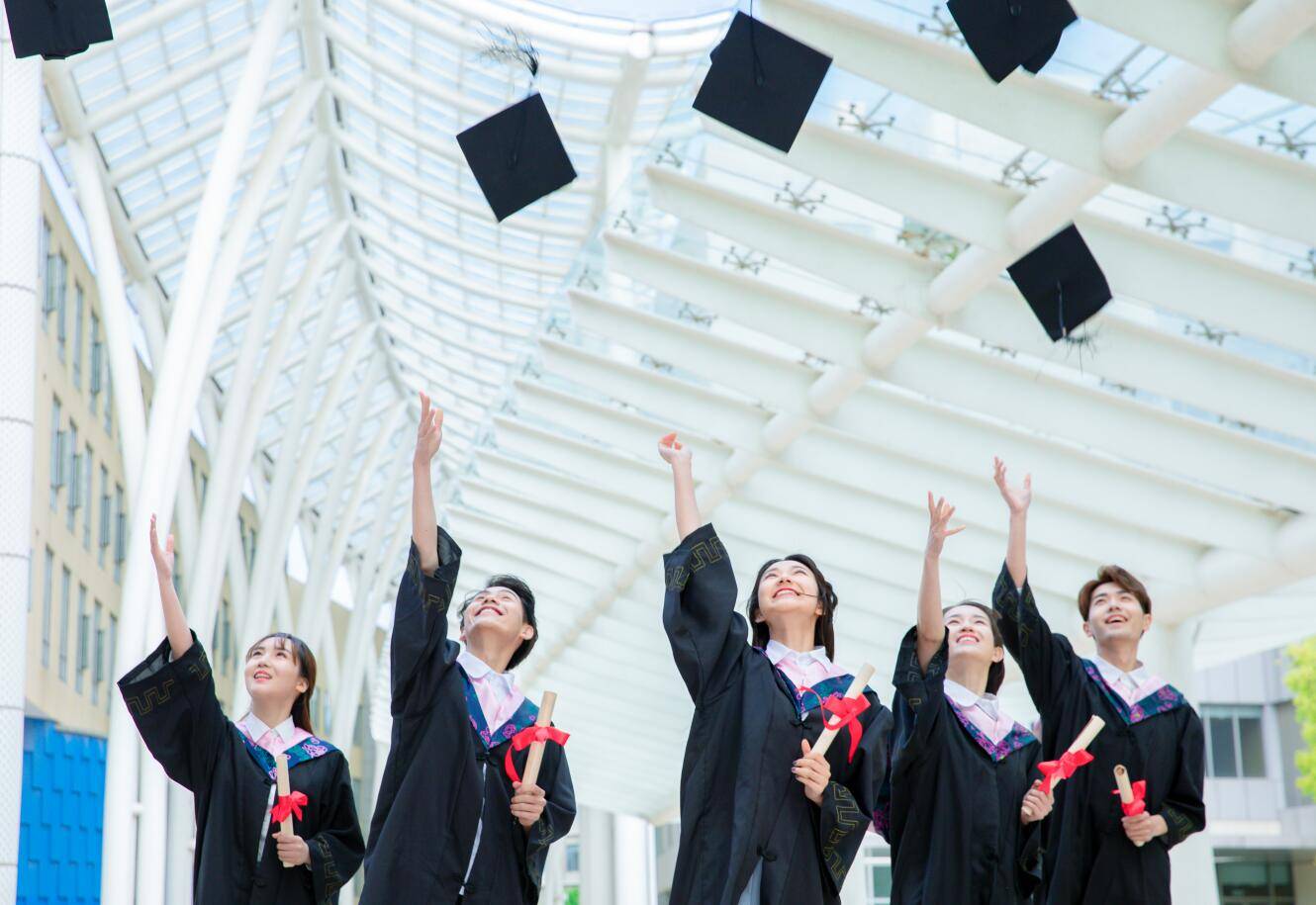分析：未來幾年畢業即失業的兩類大學生。
