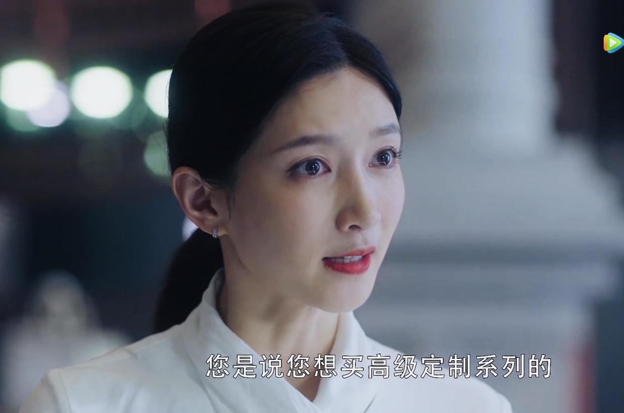 《三十而已》：「銷冠」王漫妮不自知，其實爽快下單的陳女士對她另有所圖。
