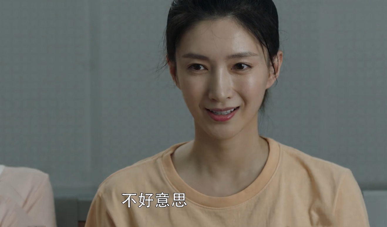 《三十而已》：「銷冠」王漫妮不自知，其實爽快下單的陳女士對她另有所圖。