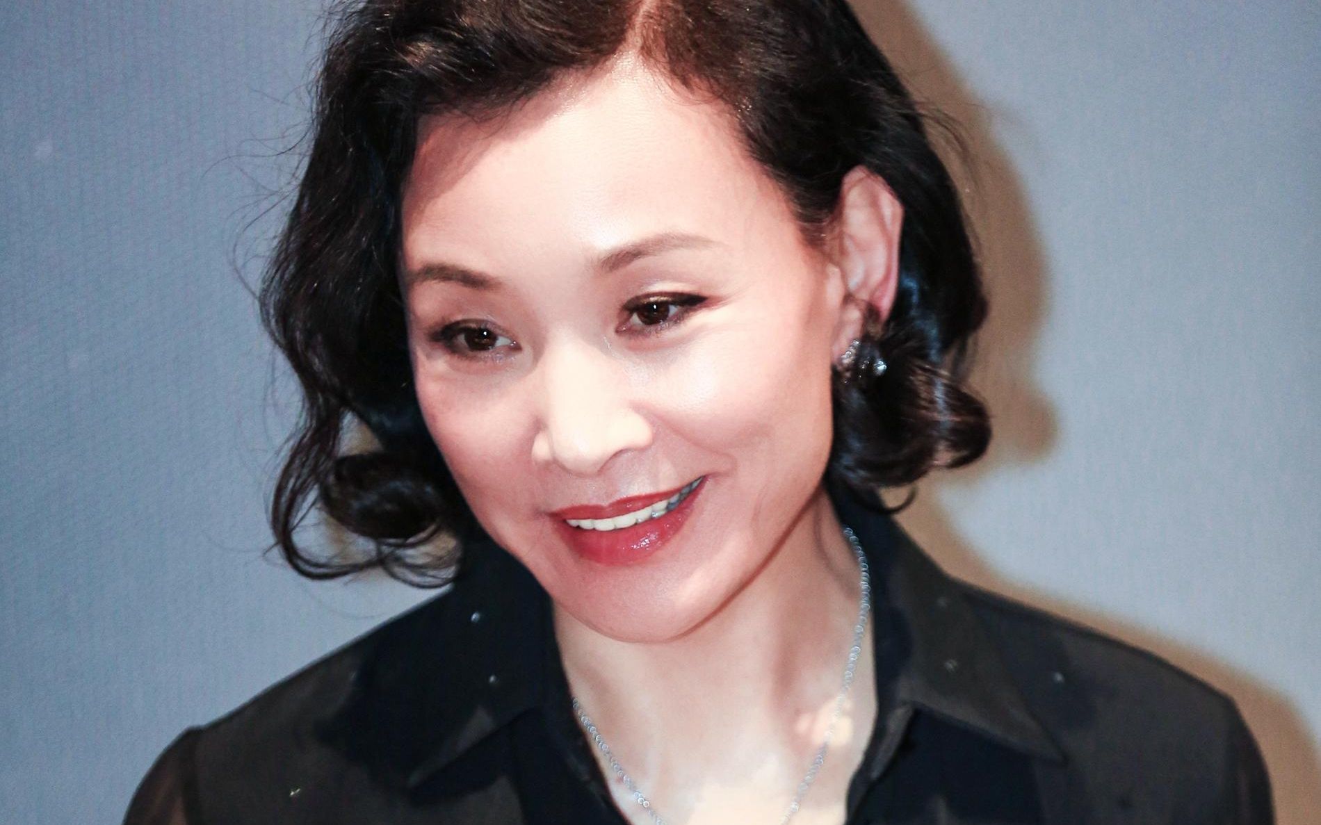 陳沖雖然老相明顯，氣質卻一直保持得出類拔萃。