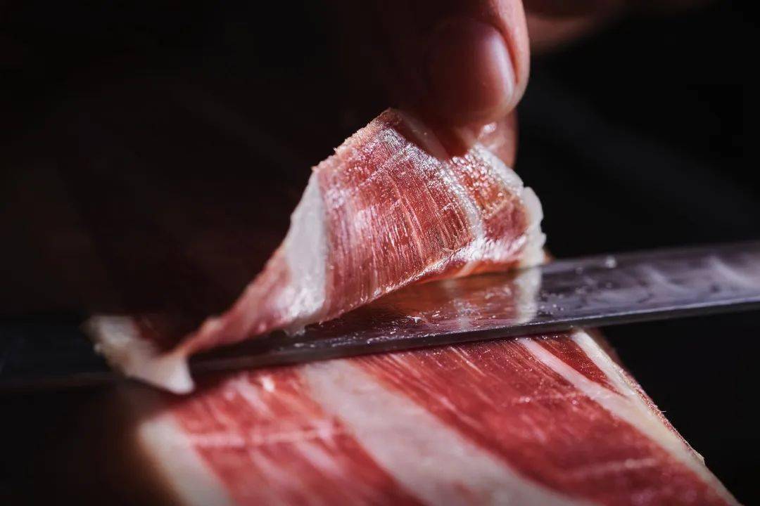 全球最昂贵的9种顶级食材，食材中的劳斯莱斯。