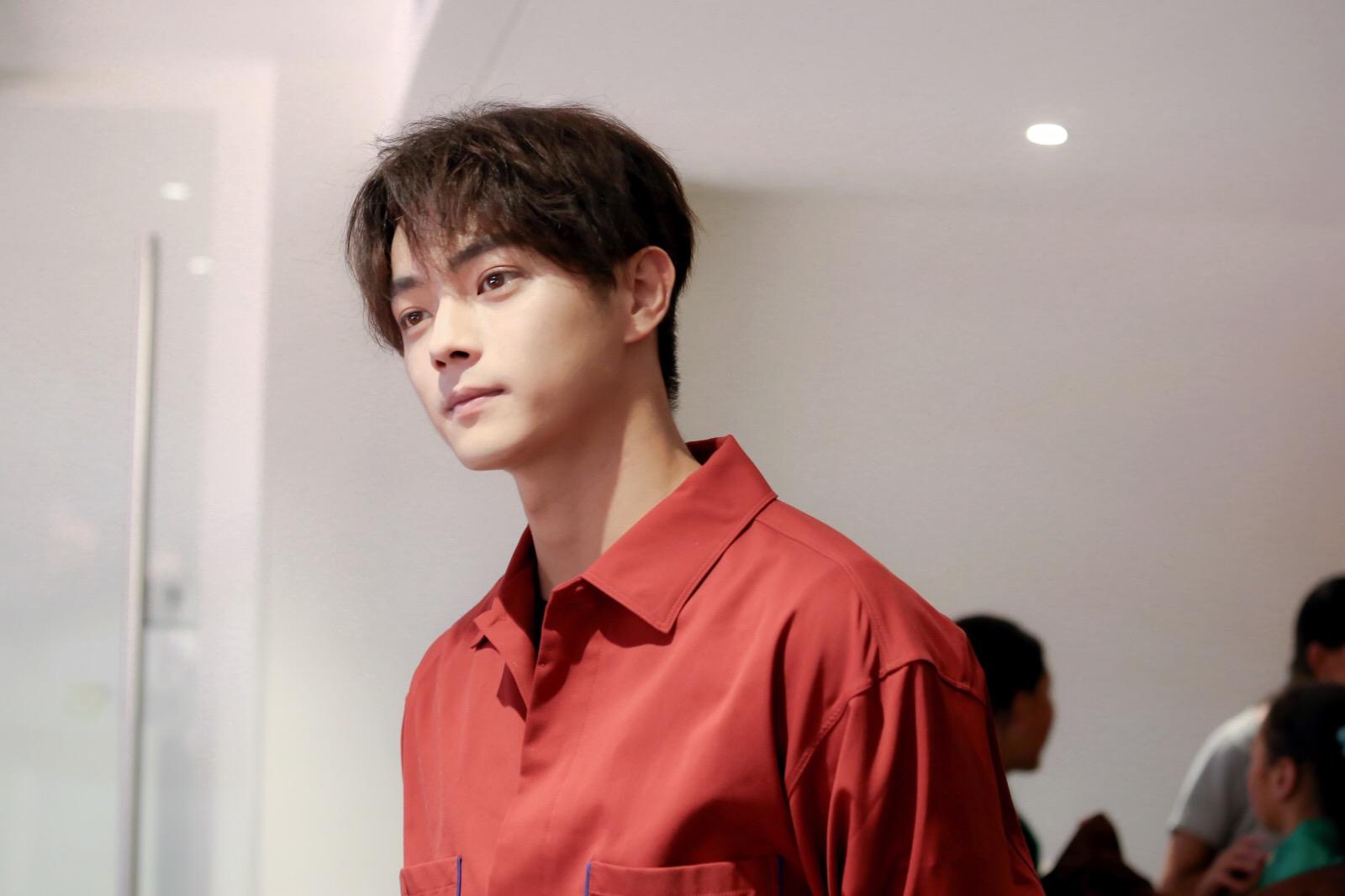 譚松韻《你比星光美麗》或將帶紅男主許凱。