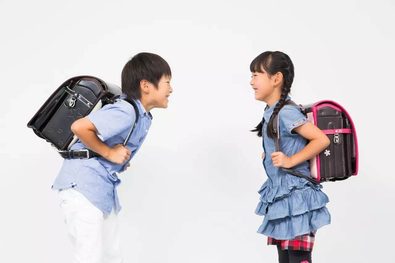 基礎社交禮儀是小孩必須掌握的一項技能。