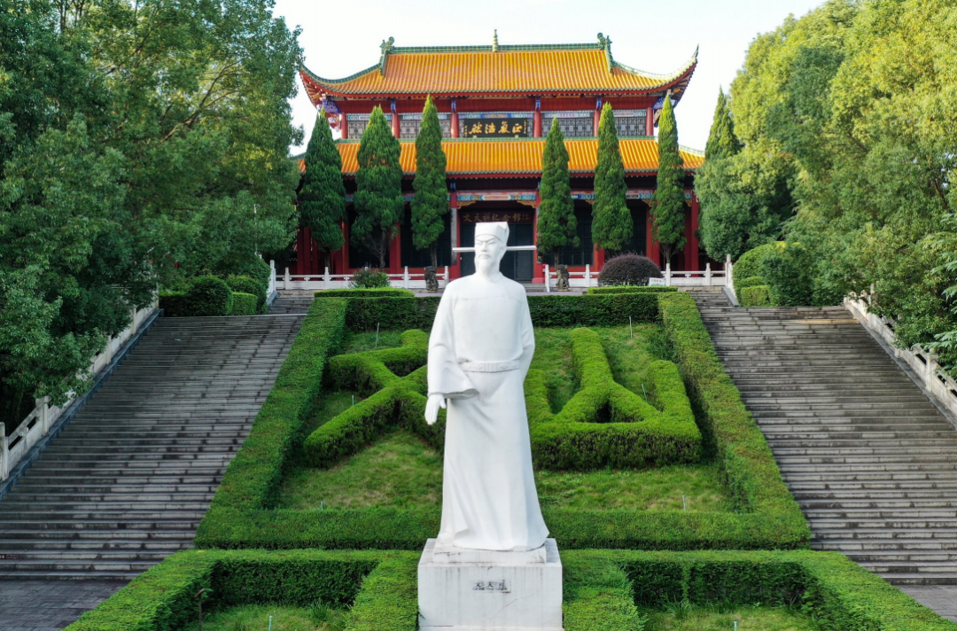 文天祥死於1283年，卻被膜拜了740年。