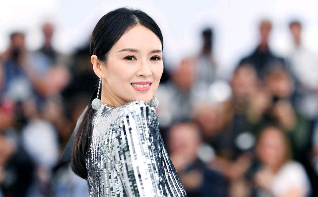 章子怡離婚後斷崖式衰老，素面朝天面黃肌瘦。