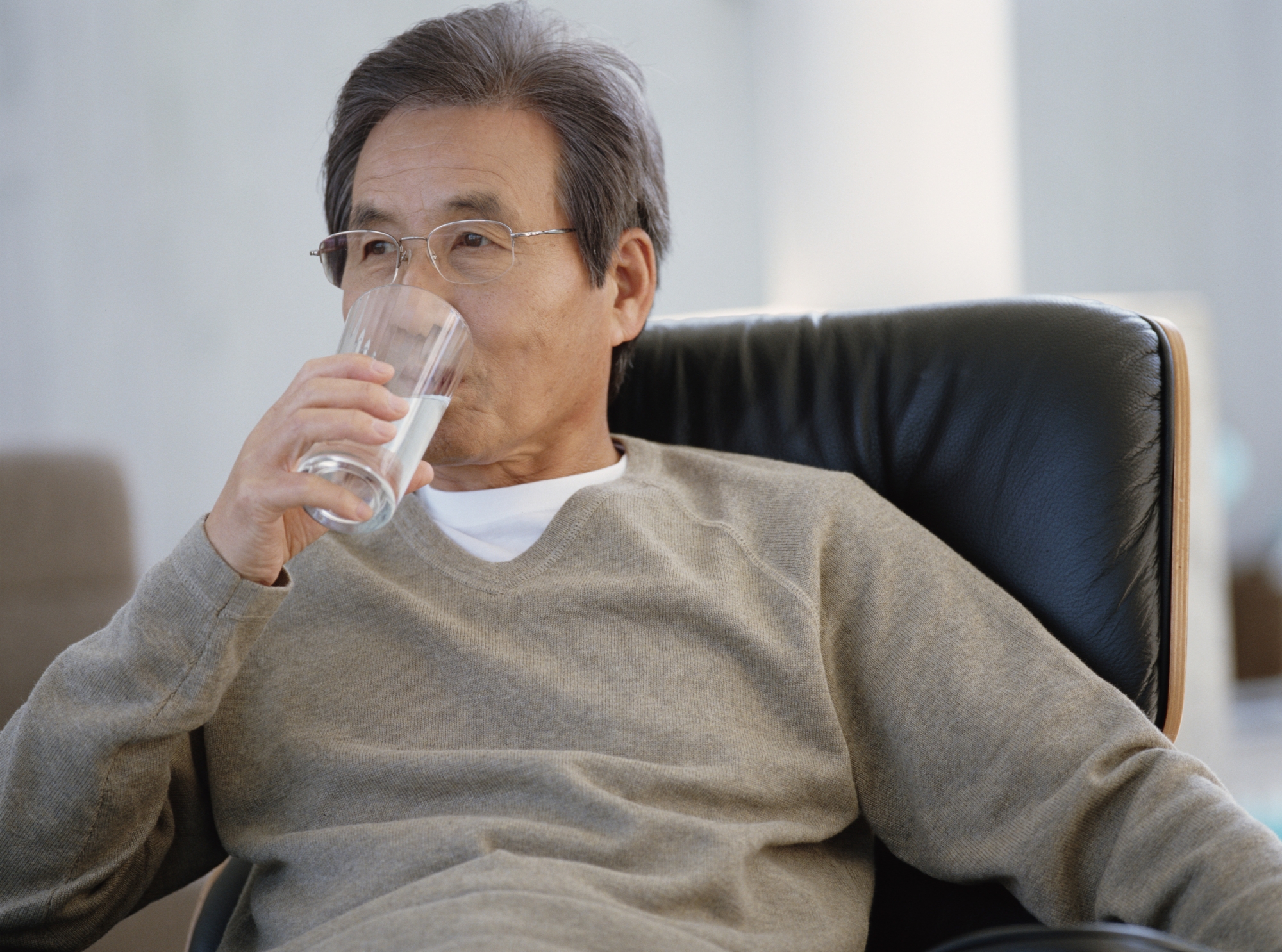 多喝水對於心血管病患者來說不一定有好處。