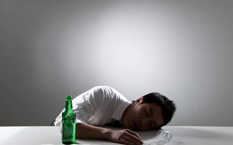 宿醉之後如何紓解頭痛噁心？