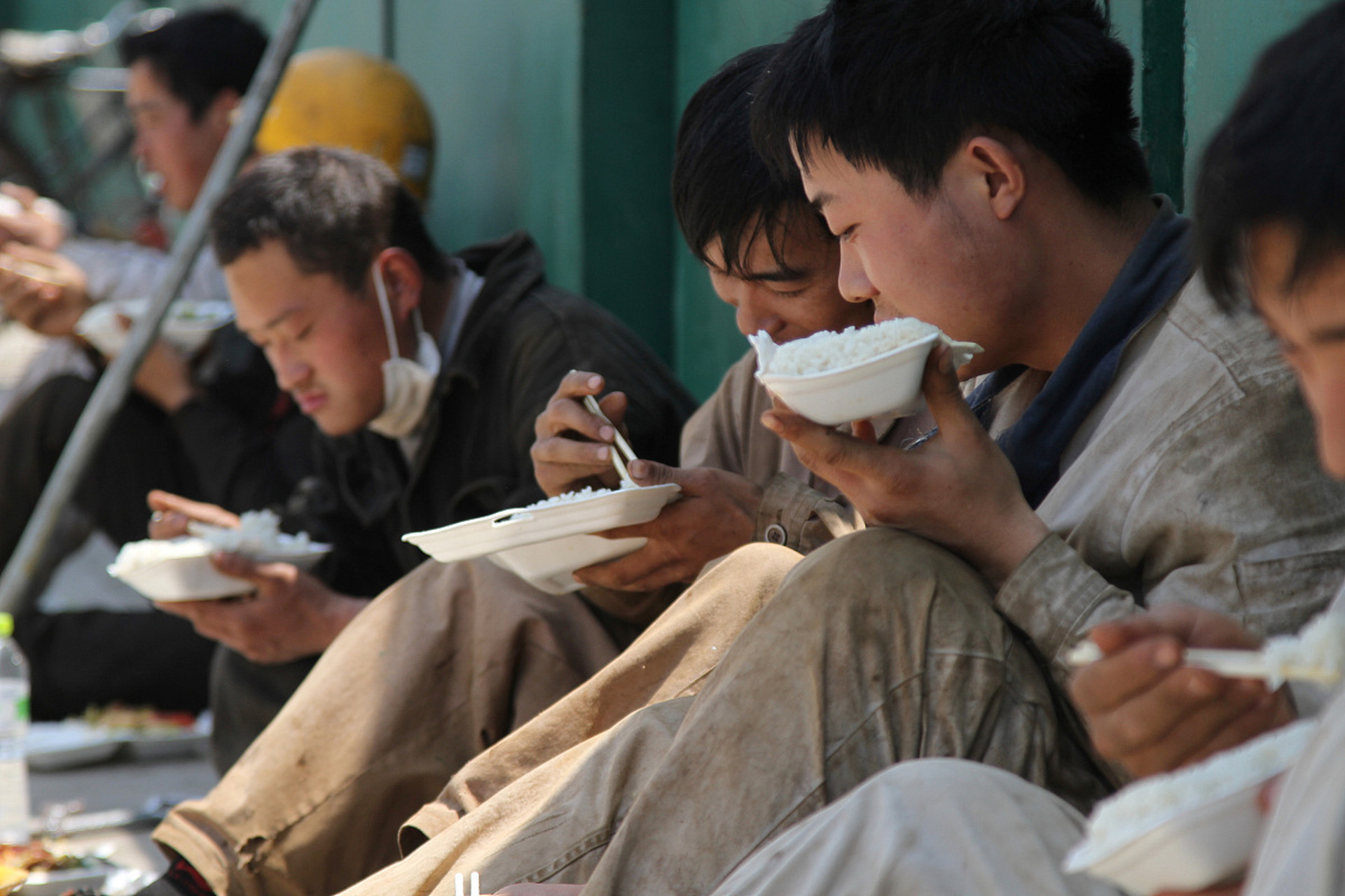 同樣打工，表弟混成了人上人，我卻找不到工作。